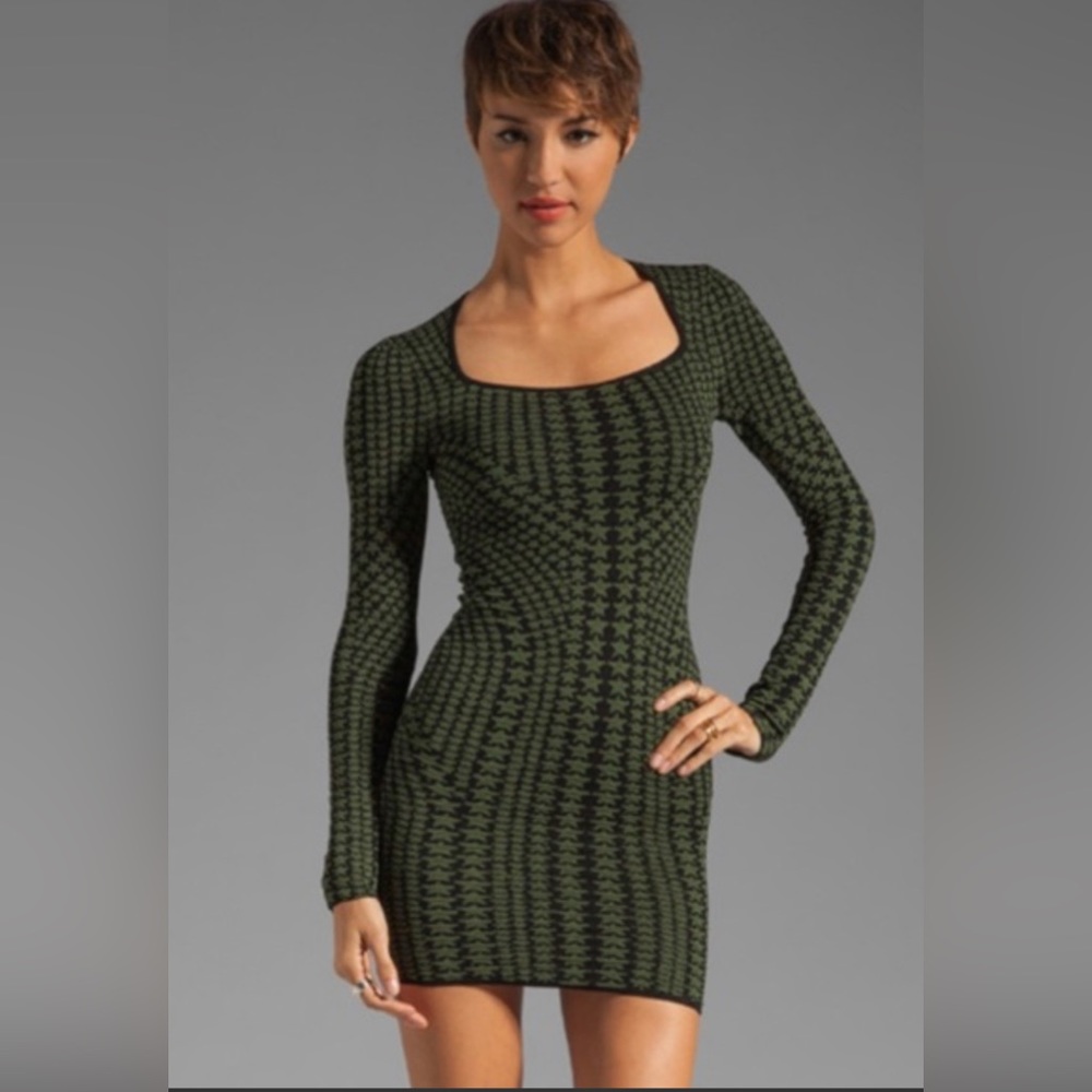 Torn By Ronny Kobo Hannah
Green Dress Small preowned in great condition